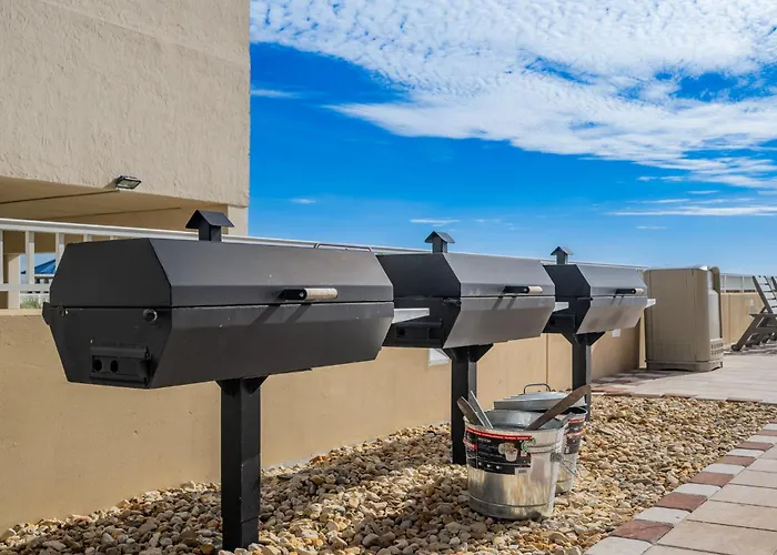 Phoenix Gulf Towers 2507 Apartment